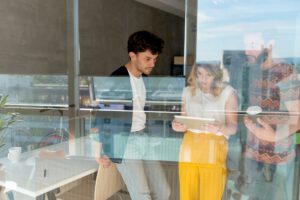 saas content marketing team meeting